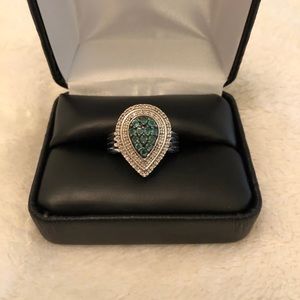 Authentic pear shaped emerald and diamond ring 925